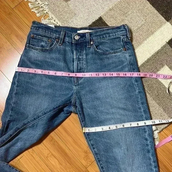 Levi's Women’s Sz 28 Wedgie Straight Leg Button Fly Jeans 28” inseam - Picture 5 of 12